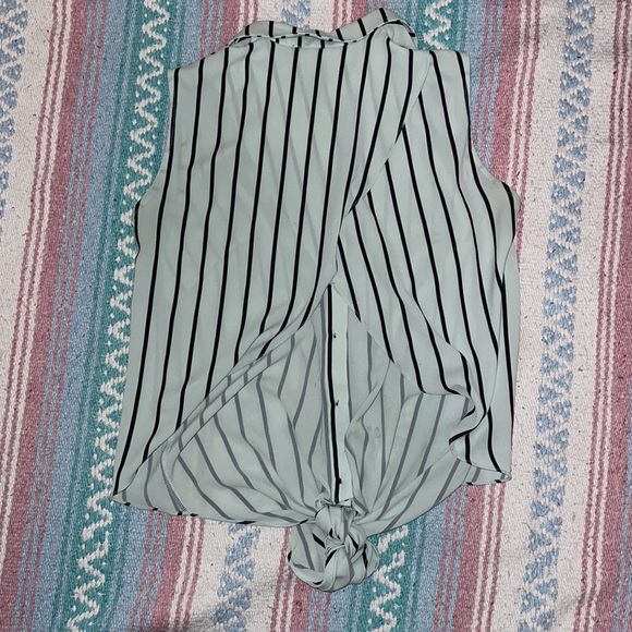 Zara white sleeveless striped button-down blouse with open back - Picture 2 of 4